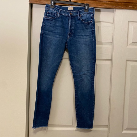 MOTHER The Stunner Ankle Fray Jeans